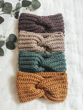 Load image into Gallery viewer, Crochet woman’s ear warmer