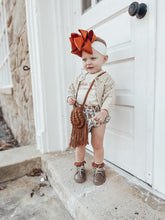Load image into Gallery viewer, Pumpkin Spice Collab Crochet Purses