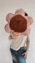 Load image into Gallery viewer, The daisy flower pillow custom order for Eraina Estes
